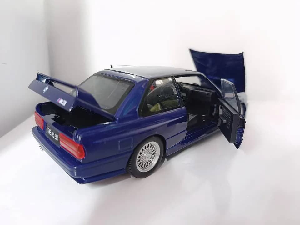 اسباب بازی ماشین فلزی سایز1/24 BMW سری M3 — تصویر ۵