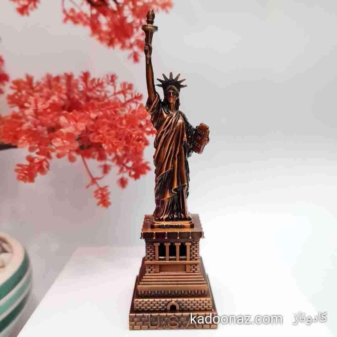ماکت فلزی مجسمه آزادی آمریکا – رنگ برنزی سایز ۱۸سانت