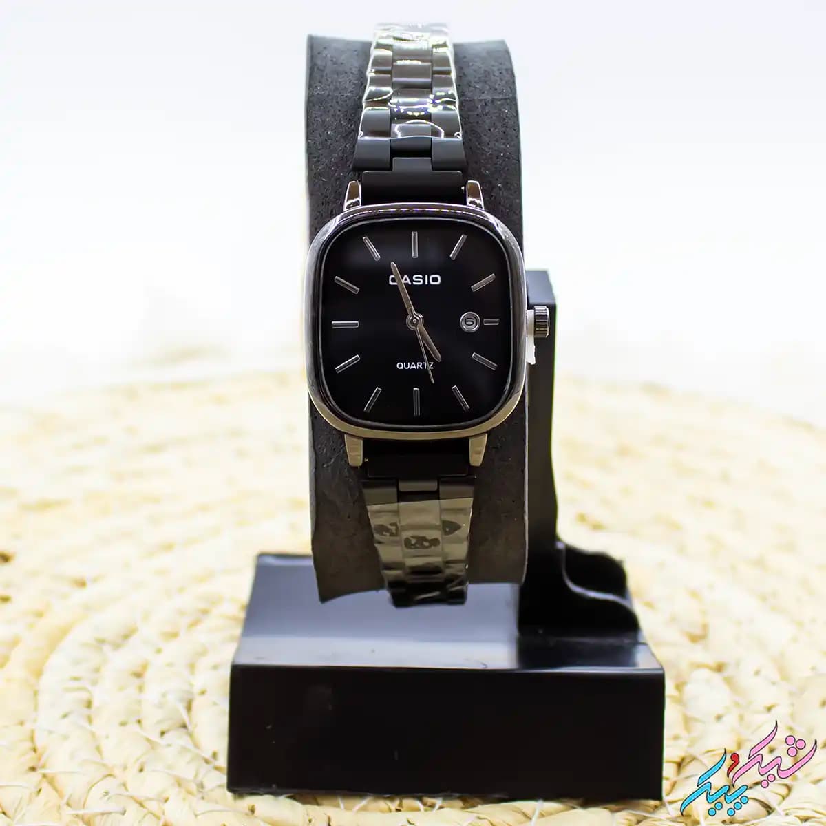 ساعت مچی زنانه کاسیو مدل اولد مانی با صفحه مشکی و بند استیل مشکی برند Casio — تصویر ۳