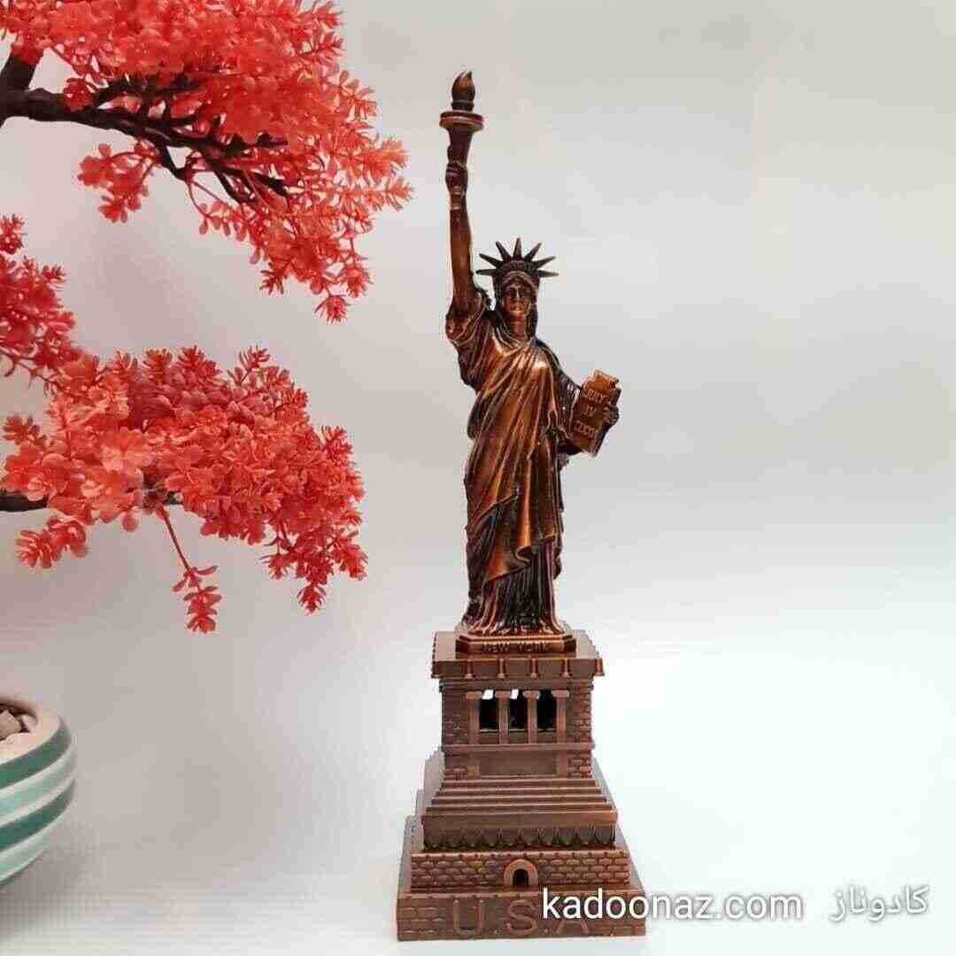 ماکت فلزی مجسمه آزادی آمریکا – رنگ برنزی سایز ۳۳سانت