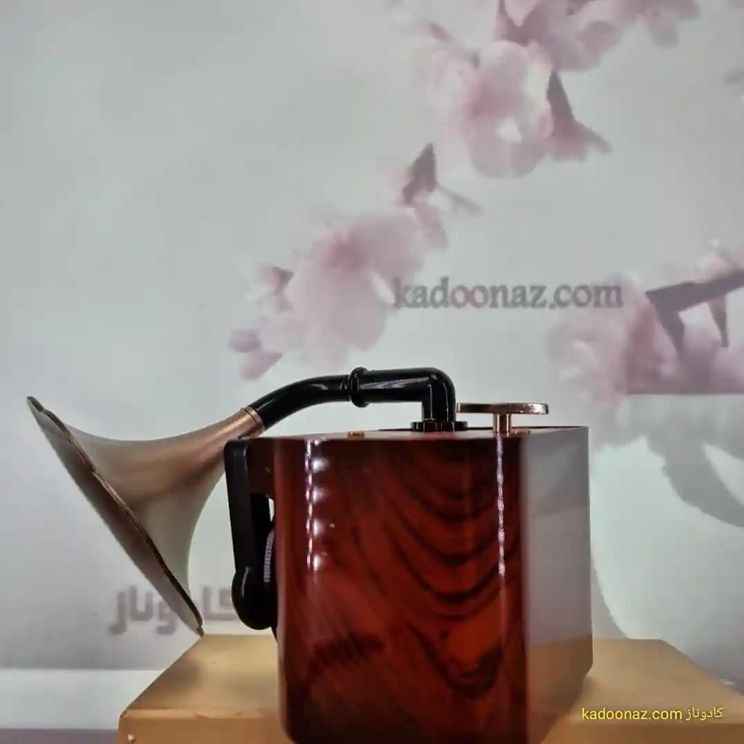 دکوری – جعبه موسیقی و موزیکال باکس گرامافون قدیمی متحرک قهوه ای طلائی — تصویر ۵