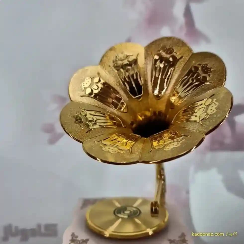 دکوری – جعبه موسیقی و موزیکال باکس گرامافون قدیمی متحرک سفید طلائی — تصویر ۸