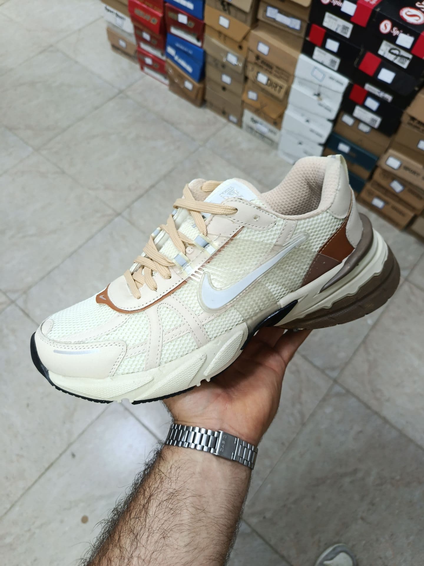 کتونی مردانه وی تو کی NIKE Cushlon V2K — تصویر ۴