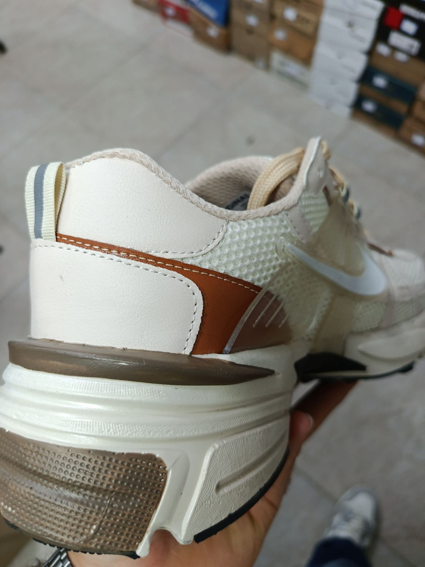 کتونی مردانه وی تو کی NIKE Cushlon V2K — تصویر ۵
