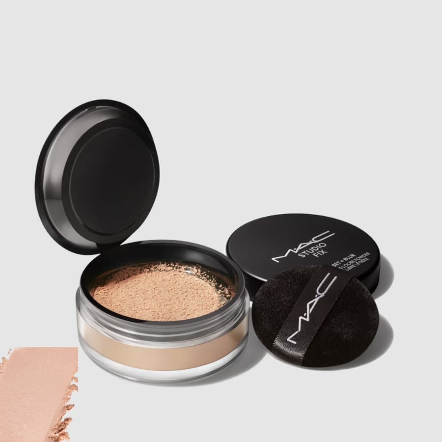 پودر فیکس مک | Mac Weightless Loose Powder — تصویر ۵