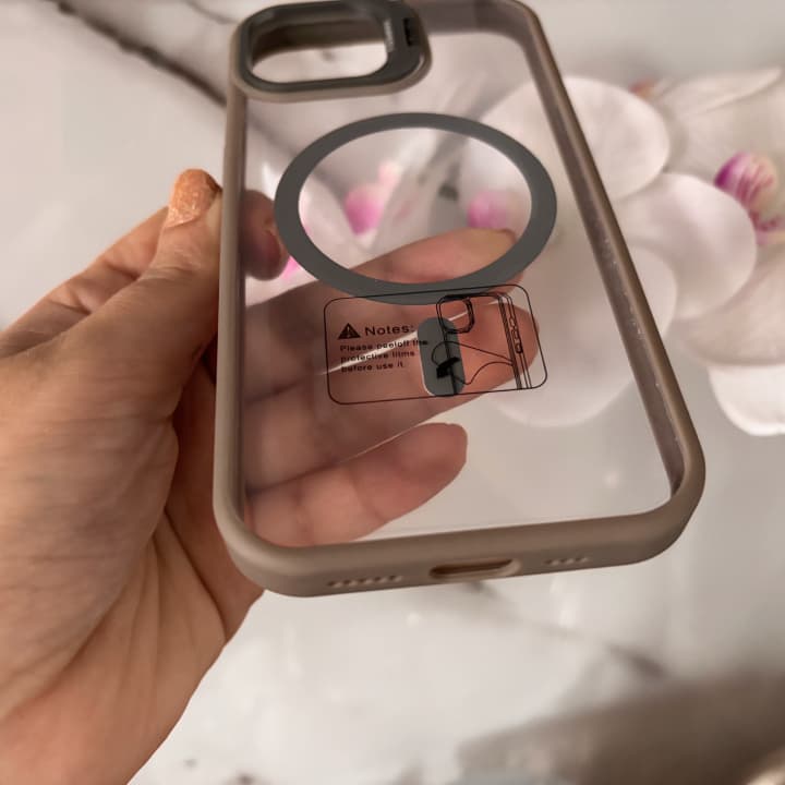 قاب گوشی آیفون iPhone 15 مگ سیف استند شو شفاف همراه با محافظ لنز مدل Xinreeu — تصویر ۳