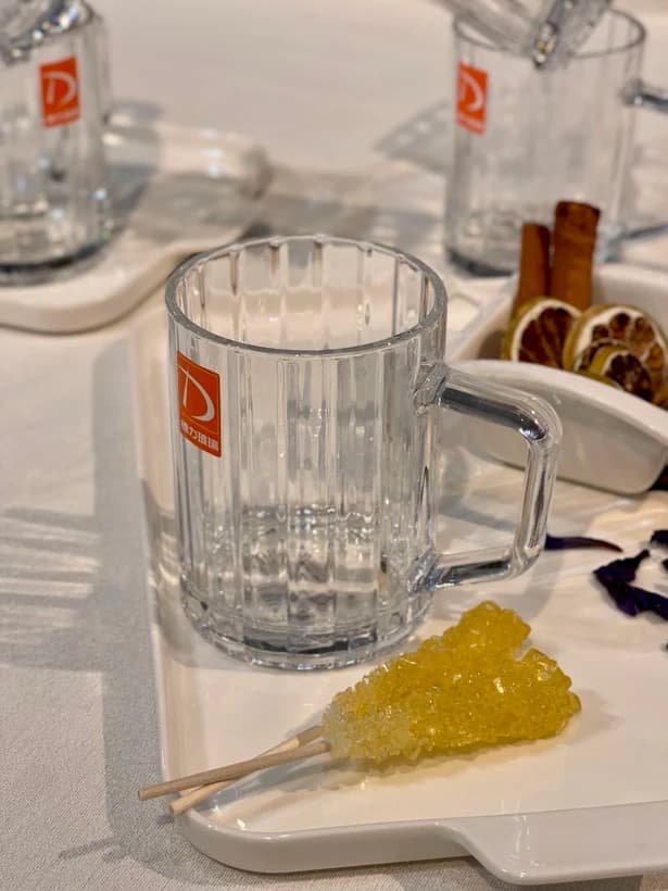 لیوان دسته دار طرح مولین برند دلی گلس DELI GLASS — تصویر ۴