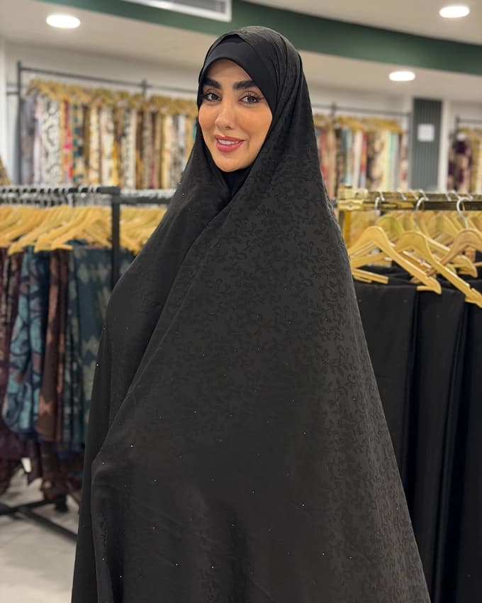 چادر دوخت سنتی ایرانی نخ کره نگین دار 1 — تصویر ۲