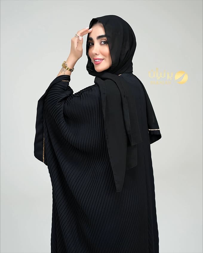مانتو پلیسه اماراتی مشکی — تصویر ۴