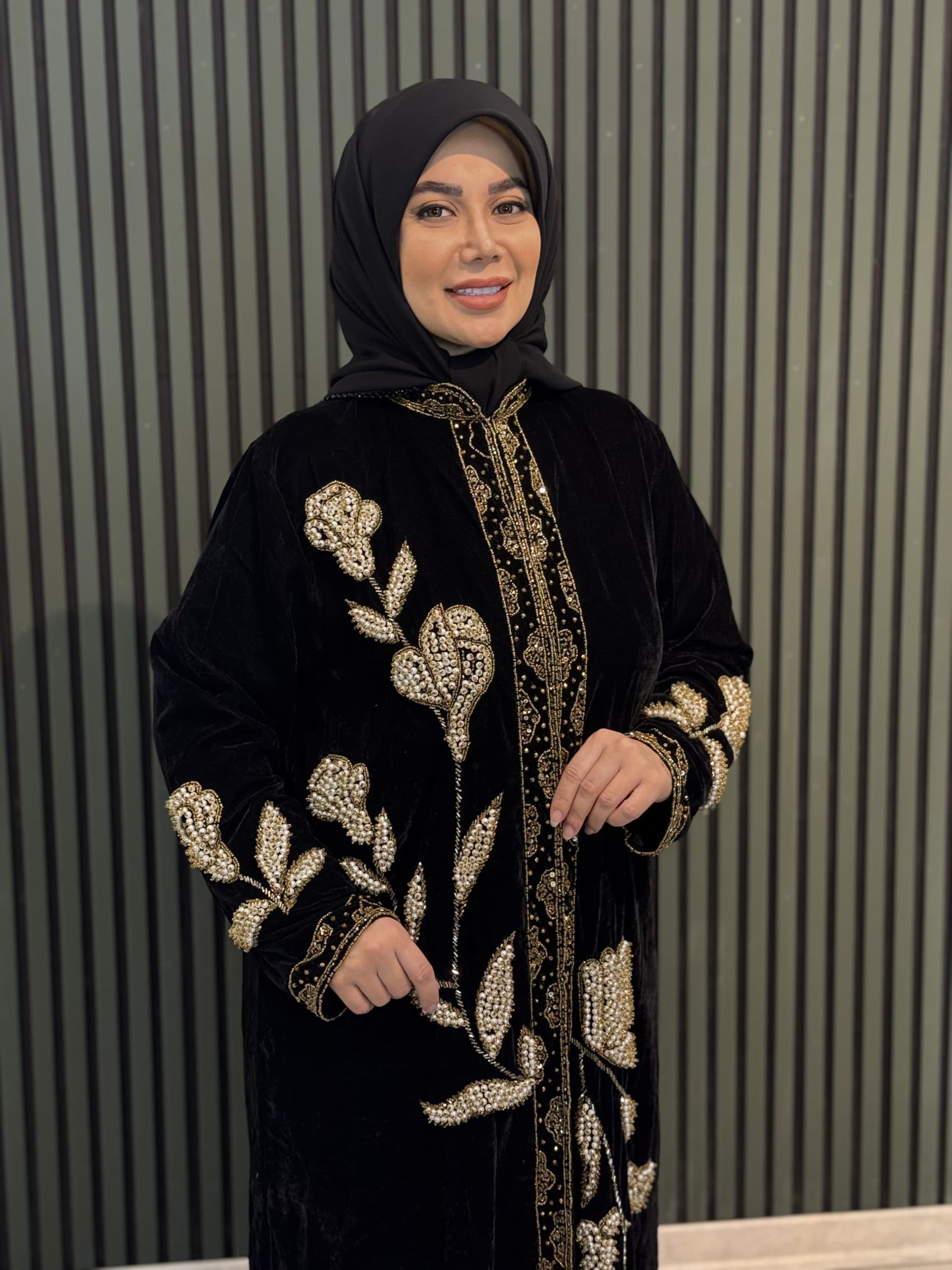 مانتو مخمل ونوس جواهر دوزی vip — تصویر ۷