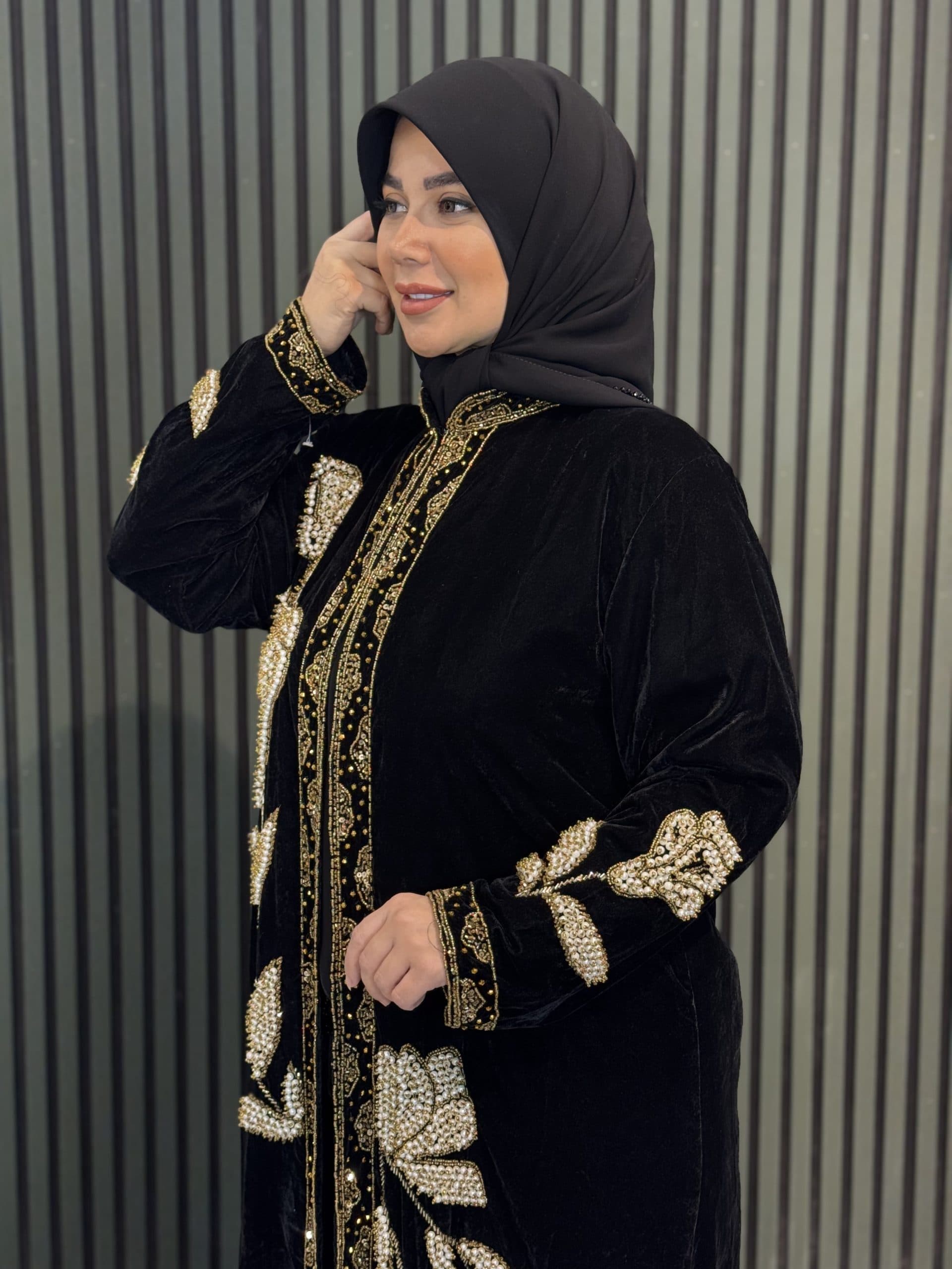 مانتو مخمل ونوس جواهر دوزی vip — تصویر ۶