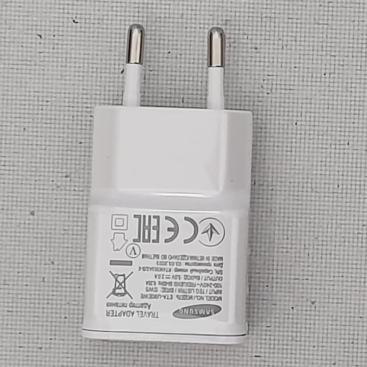سری شارژر 10 وات سامسونگ S4 اورجینال مدل ETA-U90EWE — تصویر ۲