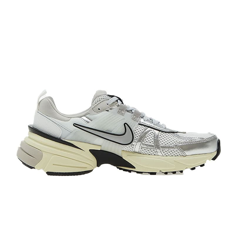 Nike V2K Run summit white/نایک وی تو کی نقره ای — تصویر ۲