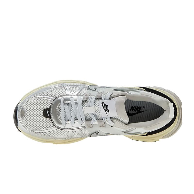 Nike V2K Run summit white/نایک وی تو کی نقره ای — تصویر ۵