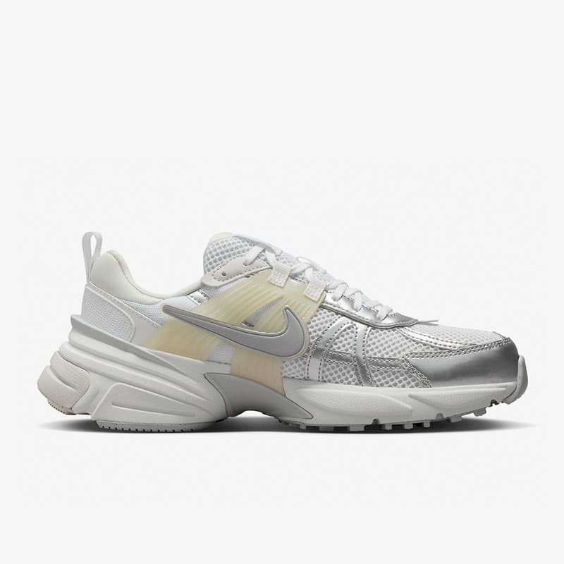 Nike V2K Run Metallic silver