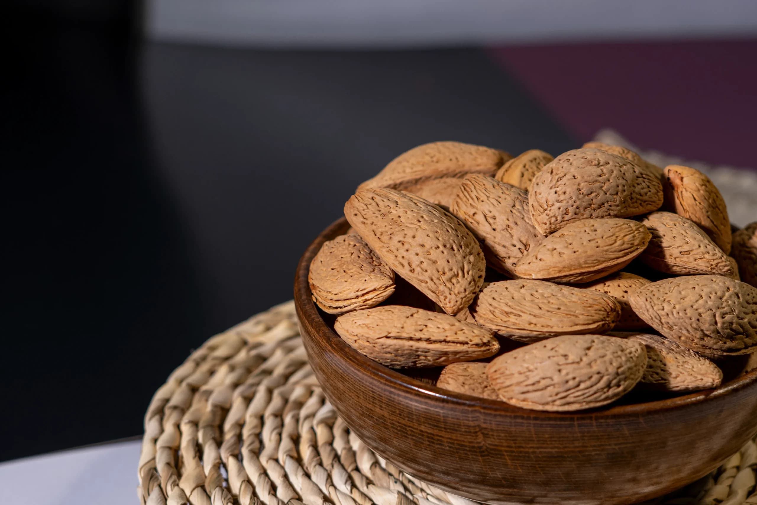 بادام سنگی درختی شیرین محصول قزوین — تصویر ۵