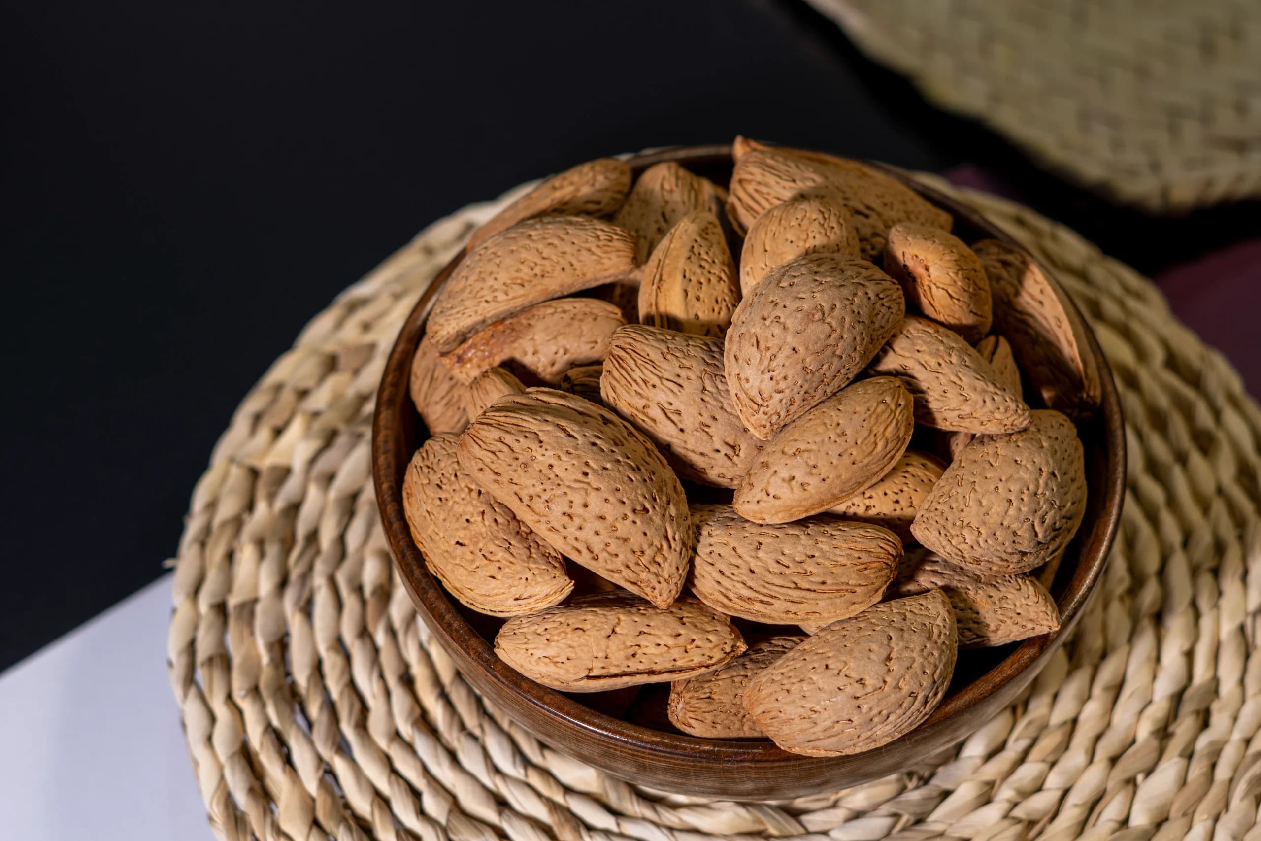 بادام سنگی درختی شیرین محصول قزوین — تصویر ۶