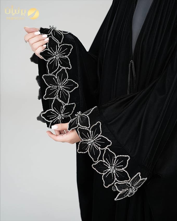 چادر عربی اشرافی مخمل ونوس ایتالیا فرزانه نقره ای — تصویر ۳