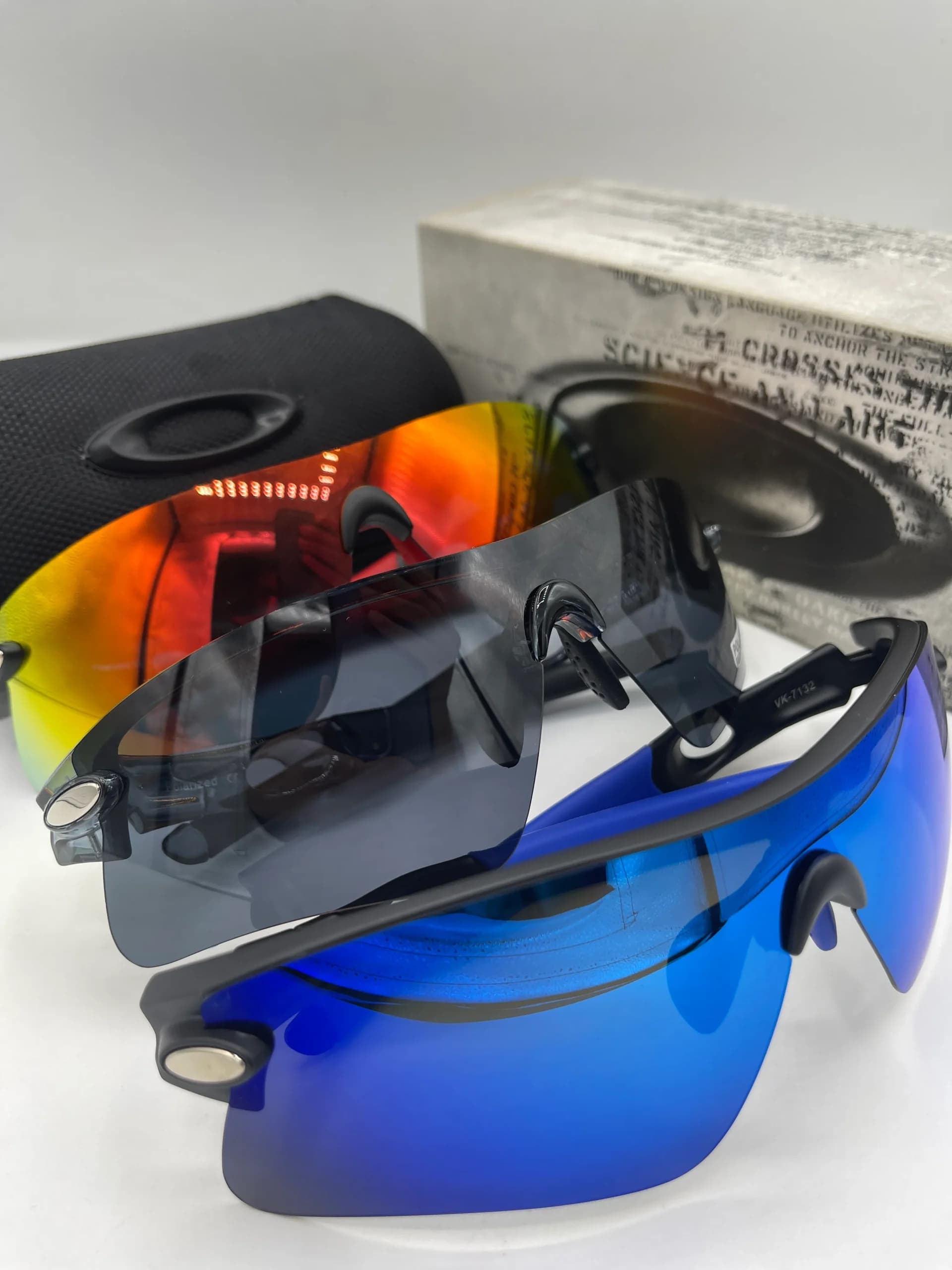 عینک آفتابی ورزشی اوکلی مدل ریدار (Oakley Radar) | فریم حرفه‌ای و عدسی ضدبازتاب (مستر کوالیتی)