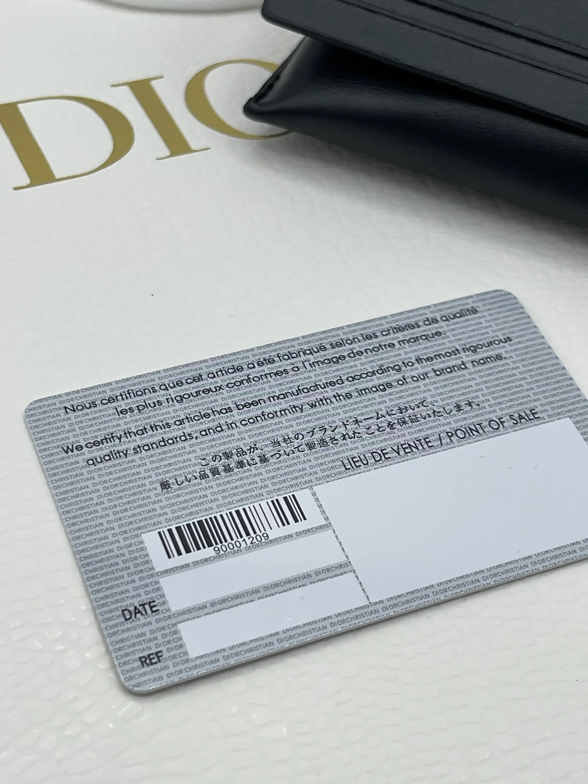پک کامل جلد و جعبه عینک دیور (Dior) | ست ۵ تکه لوکس (هارد باکس، جلد چرمی، بگ و کارت) — تصویر ۵