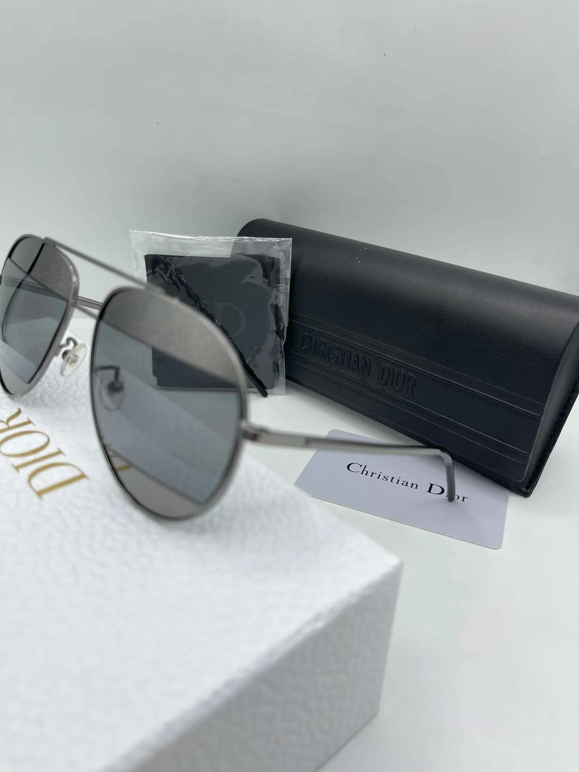 عینک آفتابی دیور مردانه مدل خلبانی (Dior Aviator) فریم فلزی دودی — تصویر ۸
