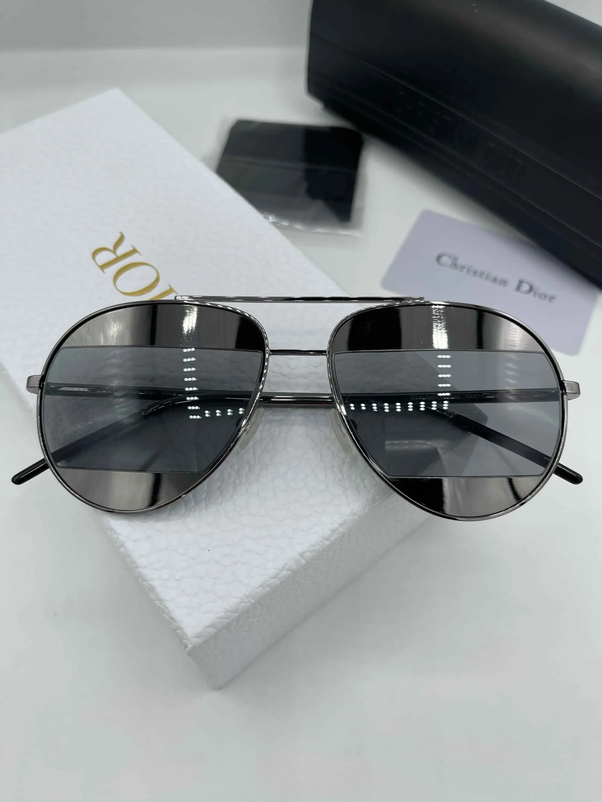 عینک آفتابی دیور مردانه مدل خلبانی (Dior Aviator) فریم فلزی دودی — تصویر ۷