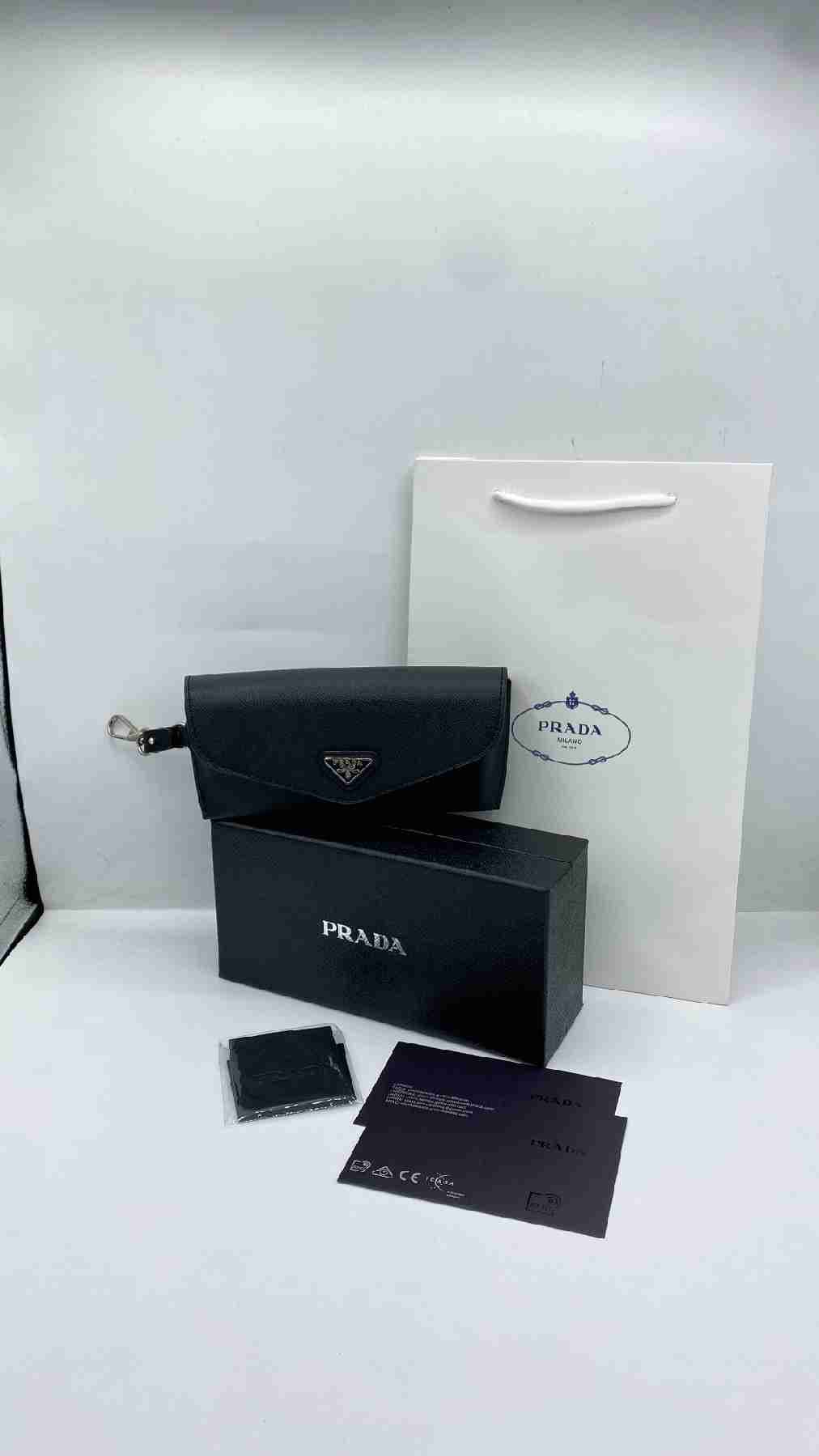 پک اورجینال عینک برند پرادا (PRADA) با تمام تجهیزات — تصویر ۳