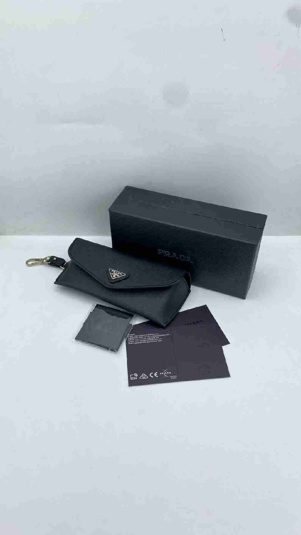 پک اورجینال عینک برند پرادا (PRADA) با تمام تجهیزات — تصویر ۵