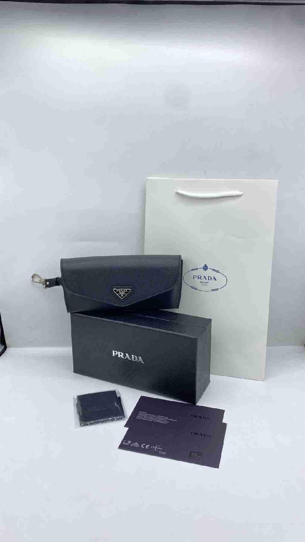 پک اورجینال عینک برند پرادا (PRADA) با تمام تجهیزات — تصویر ۴