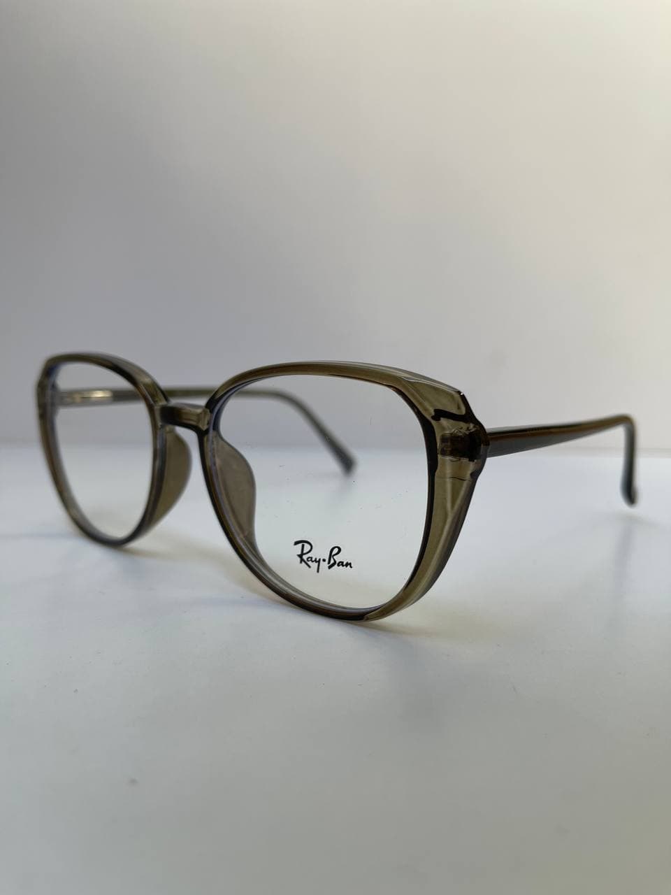 عینک طبی ری بن مدل Classic Oval فریم ضخیم سبک دسته TR90 کد 28004 — تصویر ۹