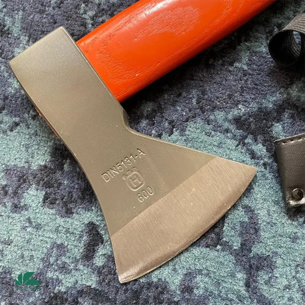 تبر ماشینی هوسکوارنا مدل HATCHET 360mm سایز کوچک‏ — تصویر ۳