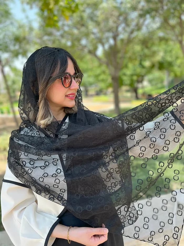 شال توری طرح گوچی Gucci — تصویر ۲