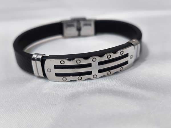 دستبند چرم ساده تک لاین | رنگ ثابت — تصویر ۳