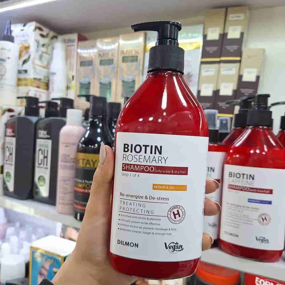 شامپو حاوی بیوتین و رزماری مناسب موی چرب و آسیب دیده دیلمون