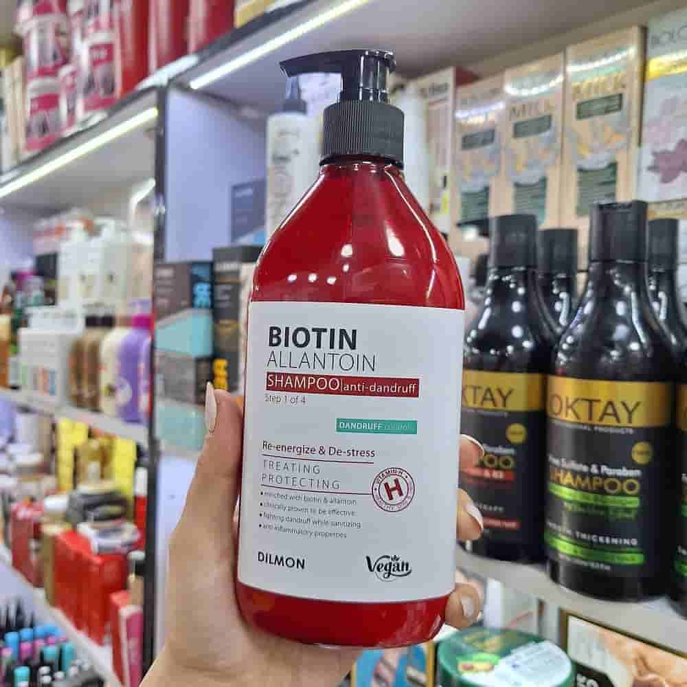 شامپو حاوی بیوتین و آلانتوئین مناسب موهای شوره دیلمون