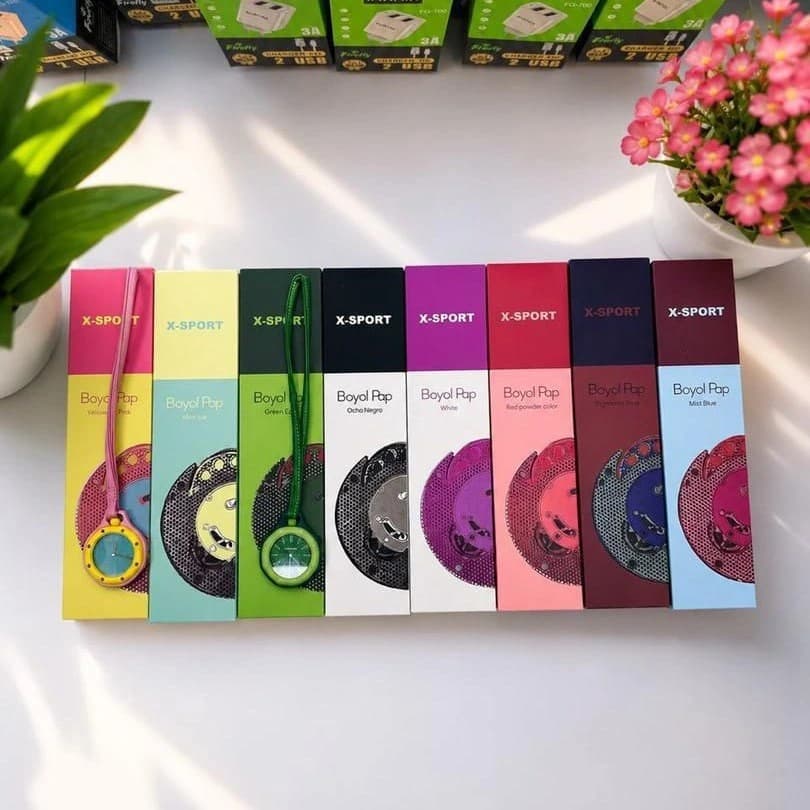 ساعت مچی سواچ مدل Royal Pop با بند چرم — تصویر ۳