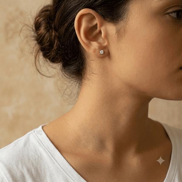 گوشواره میخی تک‌نگین مینیاتوری نقره ۹۲۵