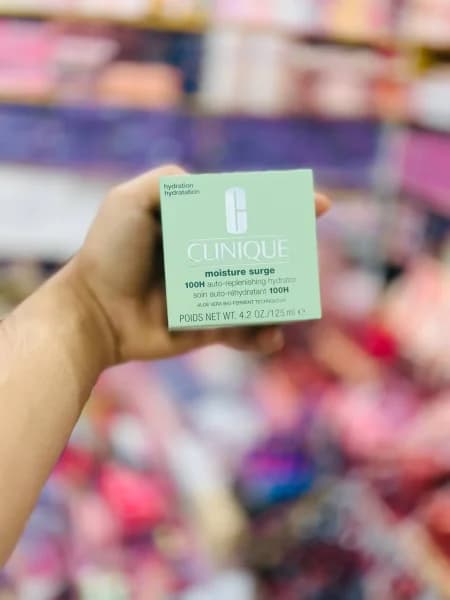 آبرسان و مرطوب کننده ۱۰۰ ساعته کلینیک (Clinique Moisture Surge™ 100H) — تصویر ۶