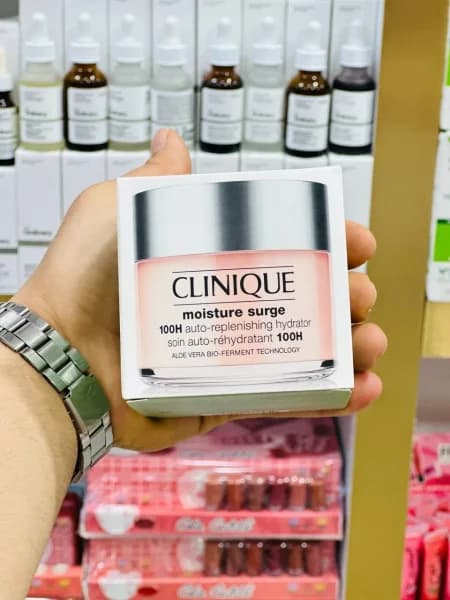 آبرسان و مرطوب کننده ۱۰۰ ساعته کلینیک (Clinique Moisture Surge™ 100H) — تصویر ۵