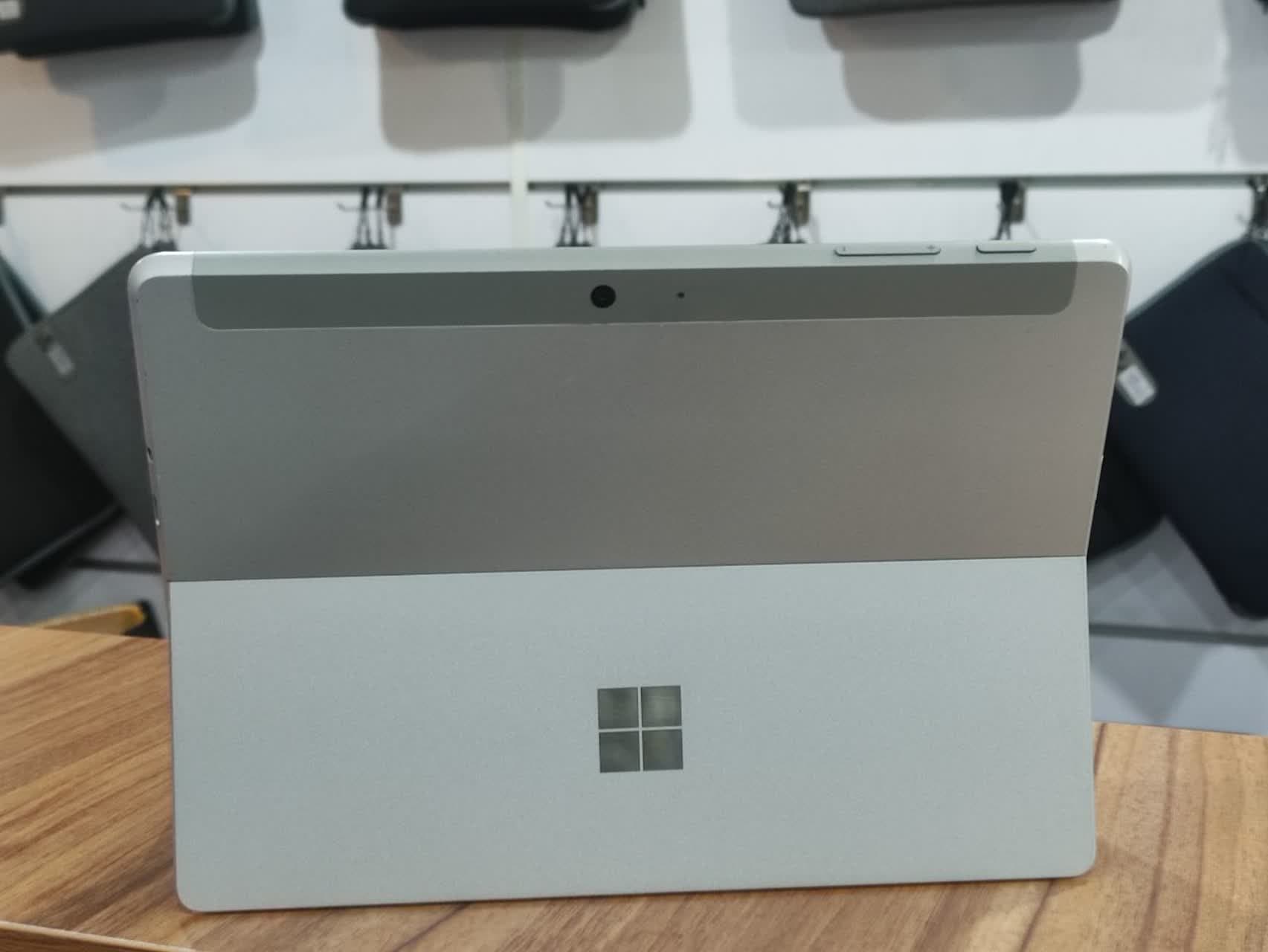 لپ‌تاپ/تبلت مایکروسافت سرفیس گو ۲ – Core m3، رم 8GB، حافظه SSD 128GB، نمایشگر لمسی 3K، کیبورددار سیم کارتی — تصویر ۵