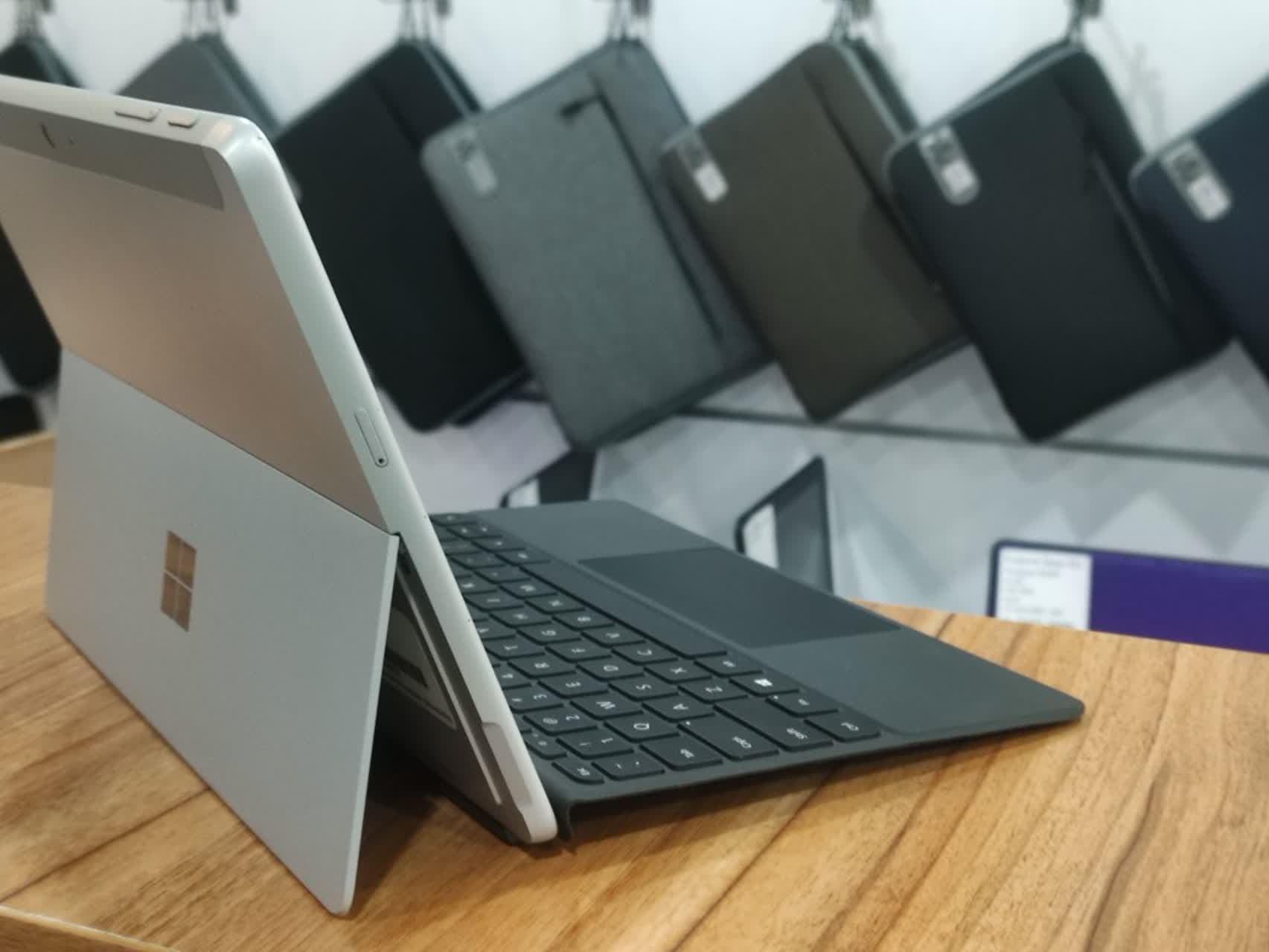 لپ‌تاپ/تبلت مایکروسافت سرفیس گو ۲ – Core m3، رم 8GB، حافظه SSD 128GB، نمایشگر لمسی 3K، کیبورددار سیم کارتی — تصویر ۳