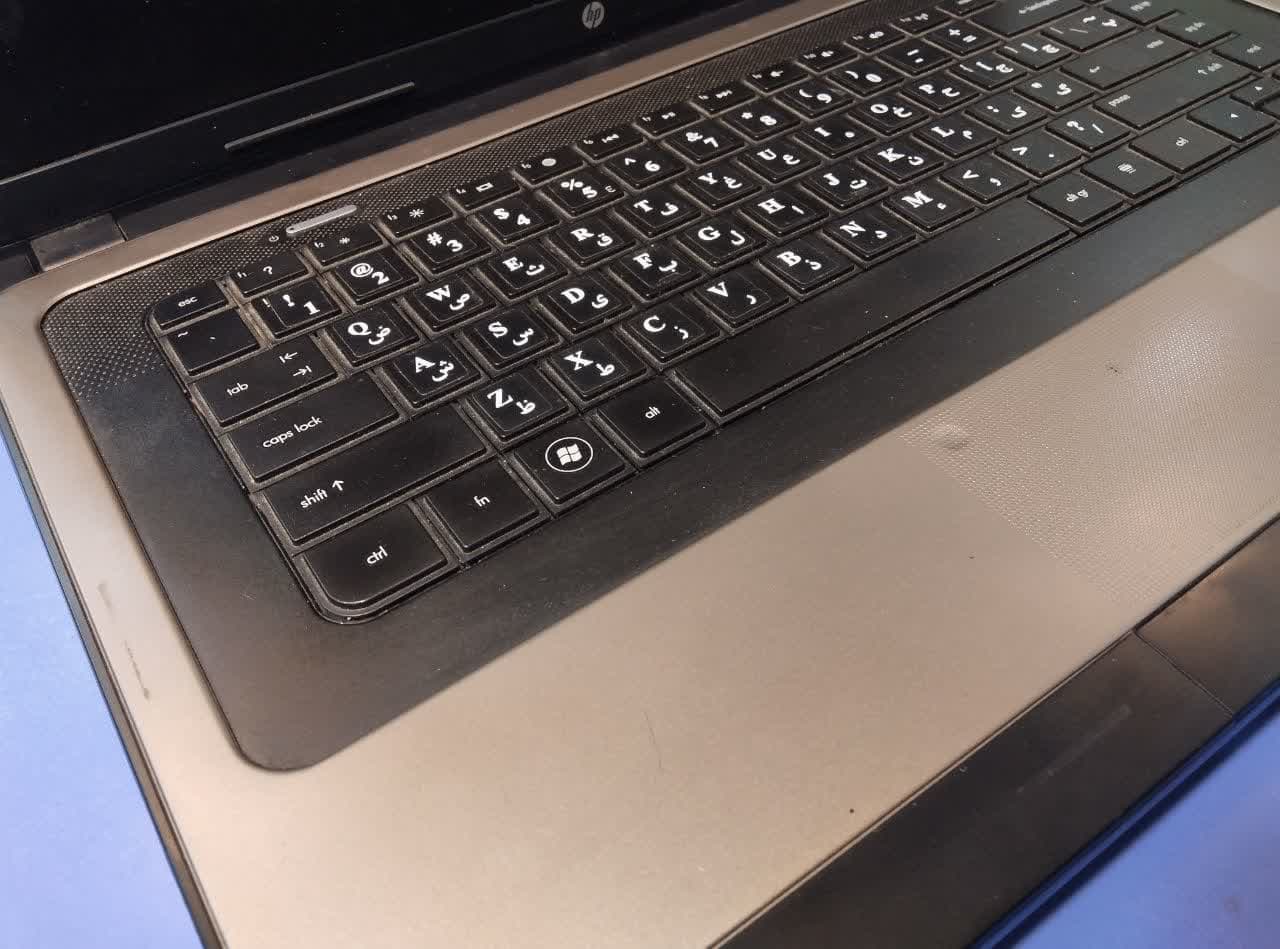 لپ‌تاپ استوک HP 630 | سی پیو i3 380M | رم 4GB | هارد 320GB |نمایشگر 15.6 اینچ HD + کیف — تصویر ۴