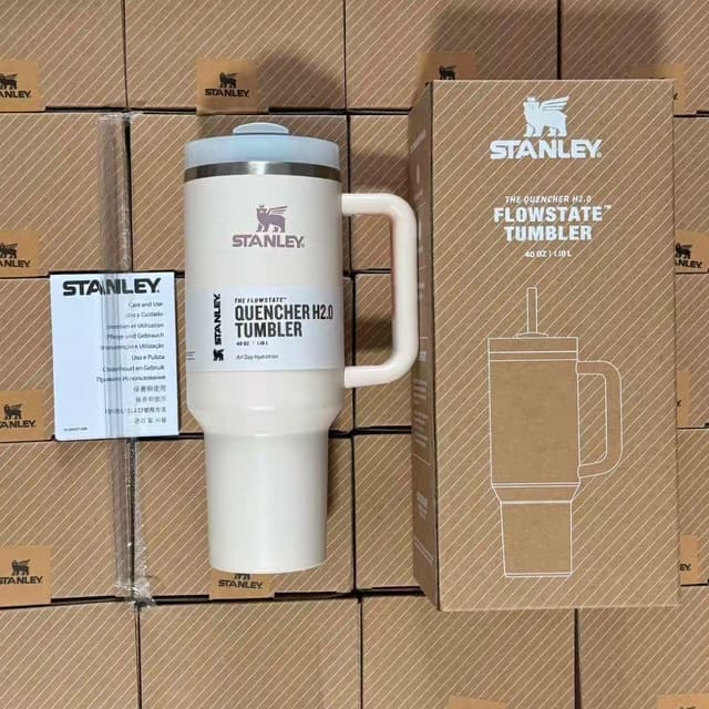 تراول ماگ استنلی نی دار شیری مدل QUENCHER FLOWSTATE H2.0 TUMBLER گنجایش 1.18 لیتر