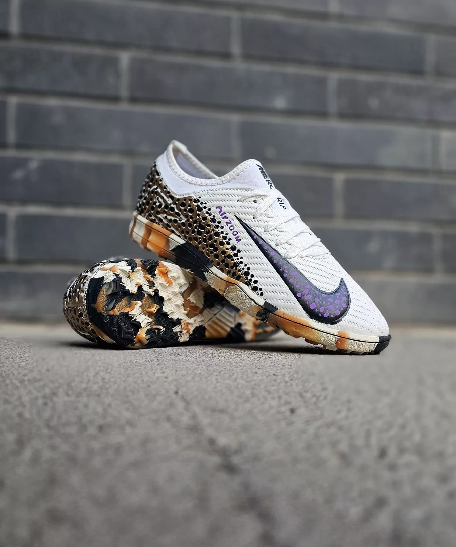 کفش استوکریز نایک ایرزوم پلنگی سفید طلایی Nike Airzoom Tiger — تصویر ۴