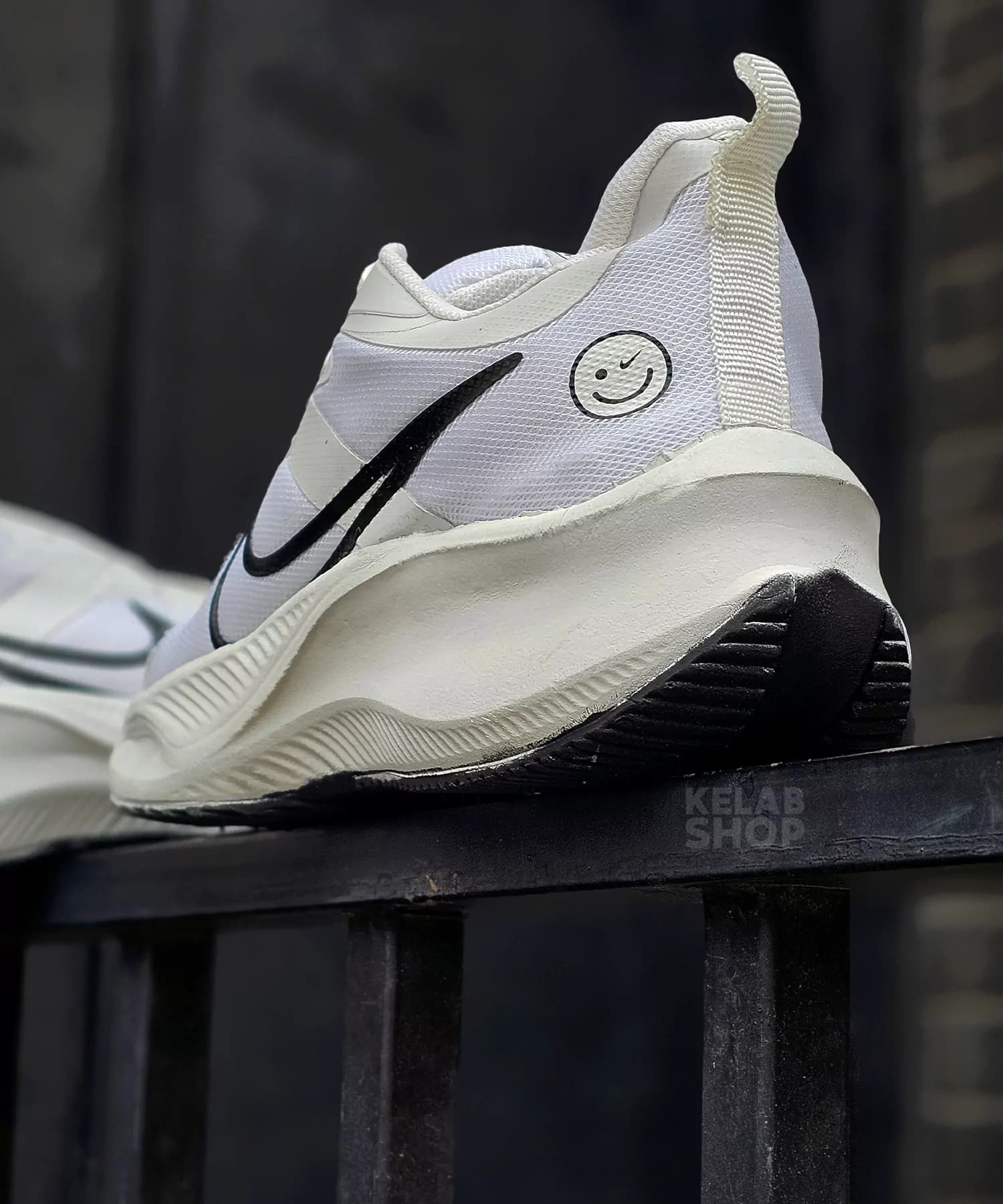 کتانی نایک ایرزوم سفید لبخند Nike airzoom smile — تصویر ۴