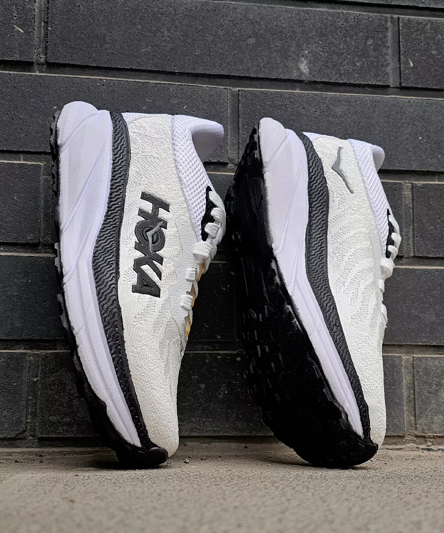 کتانی هوکا کلیفتون ۹ سفید Hoka clifton 9 — تصویر ۵