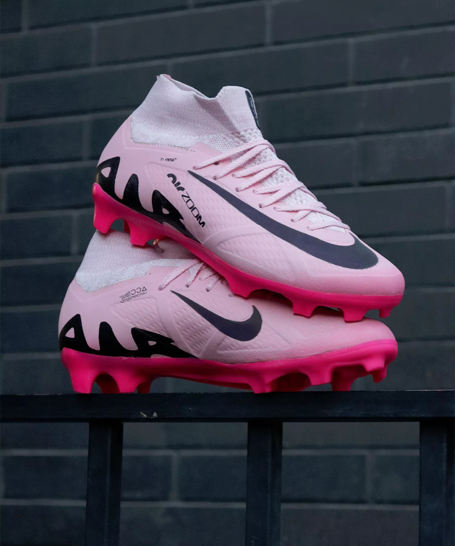 کفش فوتبال نایک مرکورریال ایرزوم صورتی Nike Airzoom (بافت صورتی ) — تصویر ۴