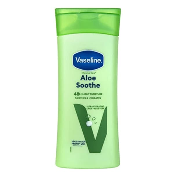 لوسیون بدن آلوئه ورا وازلین Vaseline آبرسانی قوی و فاقد چربی احیای پوست آسیب دیده، حجم 200ML