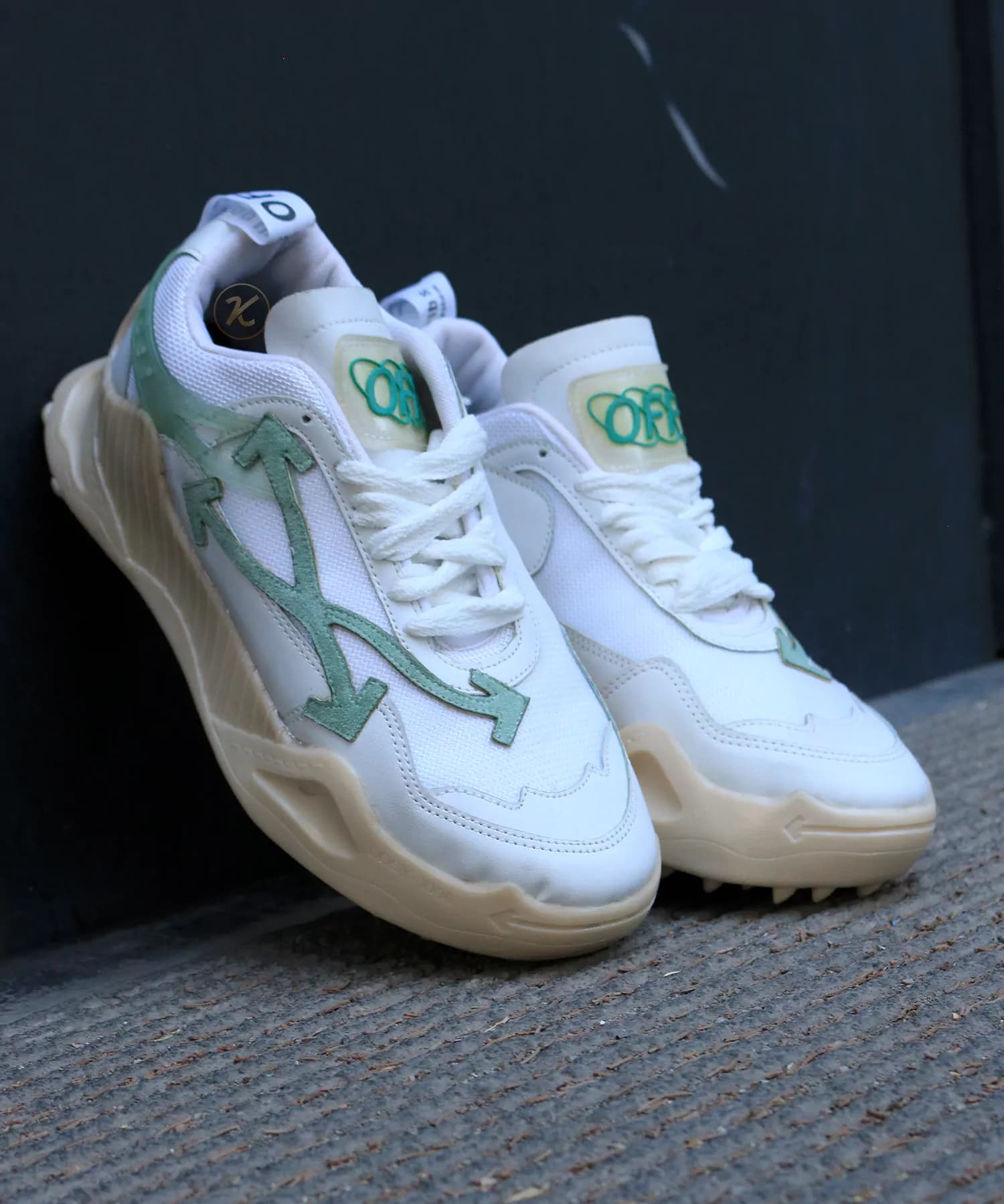 کتانی آف وایت Off white — تصویر ۴