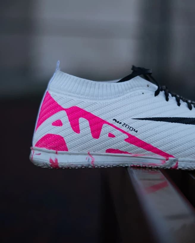 کفش سالنی نایک ایرزوم سوپرفلای سفید صورتی Nike Airzoom — تصویر ۵